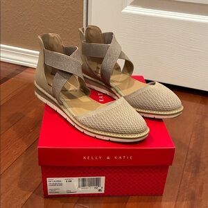 Kelly & Katie Laurna